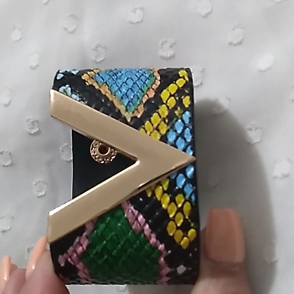 Fashion Colorful snake pattern “V" Cuff - Picture 5 of 7